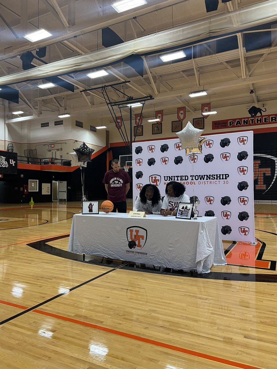 UTPanthers_GBB's tweet image. Congratulations @LynelleAwou ! Division 1 Signing Day to @SIU_WBasketball 🏀🔥❕

#PantherPride