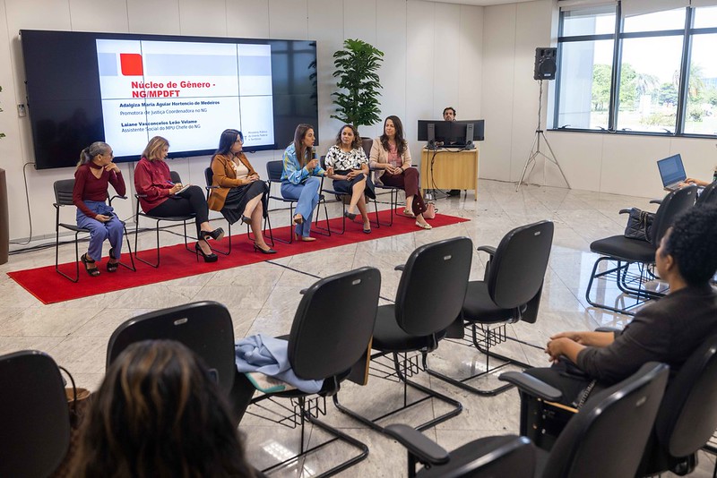 mpdft's tweet image. MPDFT discute inovação e integração para fortalecer políticas públicas no DF. Saiba mais: tinyurl.com/9dd9zb27 #mpdft #ndhmpdft #prodemampdft #pddcmpdft #prodepmpdft #prosusmpdft