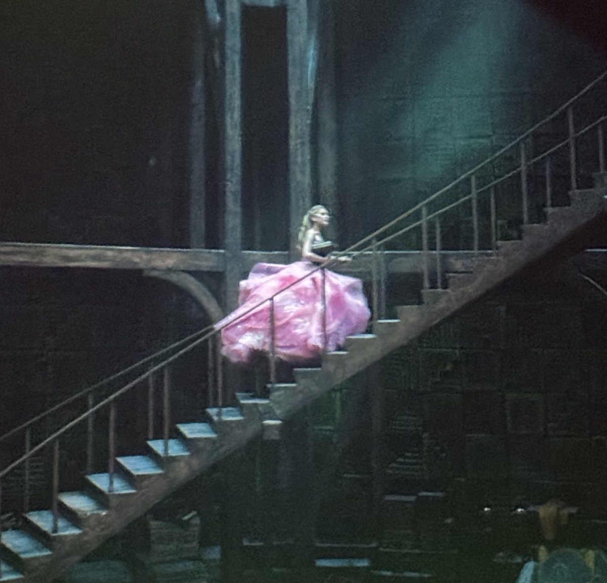 sunshinesnati0n's tweet image. seeing this scene after the first sneak peak 2 1/2 years ago was so INTENSE. she really MADE IT.