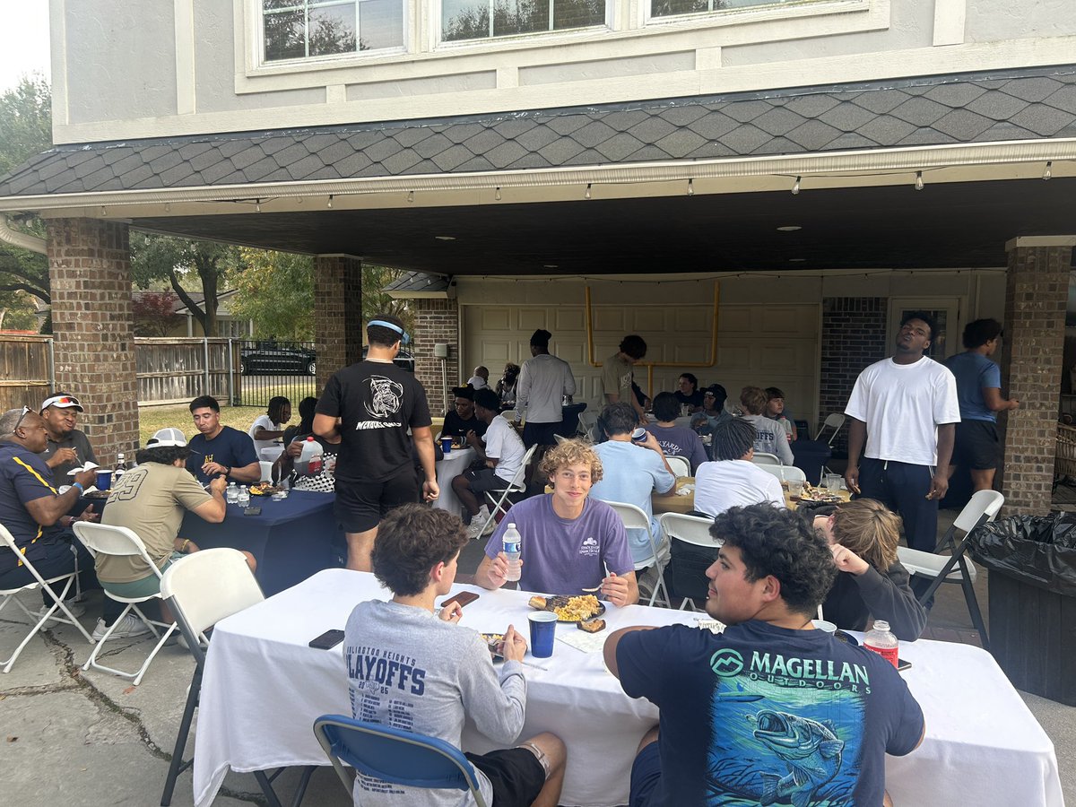 Heightsfootballofficial tweet media