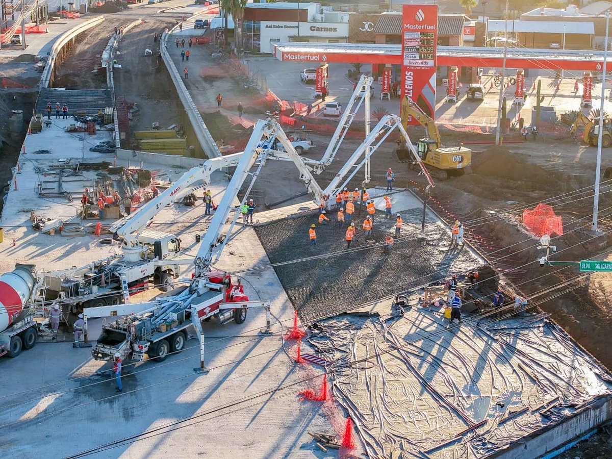 #HermosilloCRECE |
🟩Anuncia <a href="/tonoastiazaran/">Antonio Astiazarán</a>  avance del 76.8 por ciento en construcción del Paso a Desnivel Colosio y Solidaridad 
🟩*La construcción de esta obra impactará a más de 70 mil vehículos que la transitan diariamente.
🟩*Ya inició la plantación de árboles nativos para