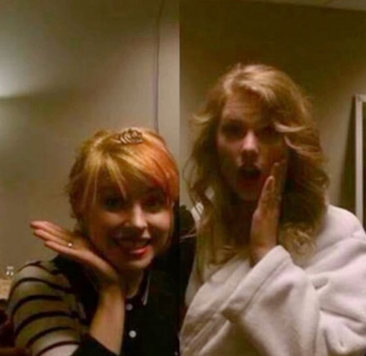 taymetallica's tweet image. not a gaylor but thats my parents ur talking about... put some respect on tayhayley yuri