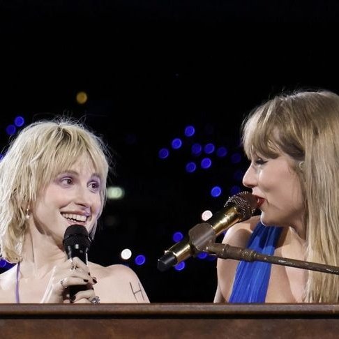 taymetallica's tweet image. not a gaylor but thats my parents ur talking about... put some respect on tayhayley yuri