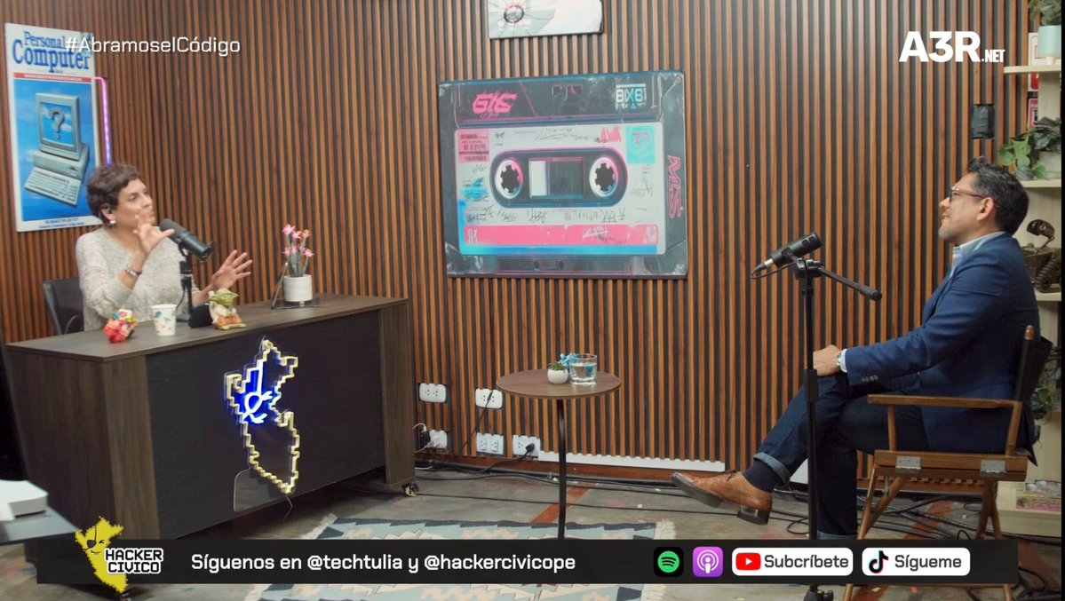 Techtulia's tweet image. Empezamos @hackercivicope vía @A3rNet @alvarezrodrich #AbramosElCodigo. Y valdrá la pena cuidar la #ReputacionDigital? Se lo preguntamos a @CafeTaipa y #MiltonVela. Míralo ahora &amp;gt;&amp;gt;&amp;gt; youtu.be/qyAyyqd229g?si…