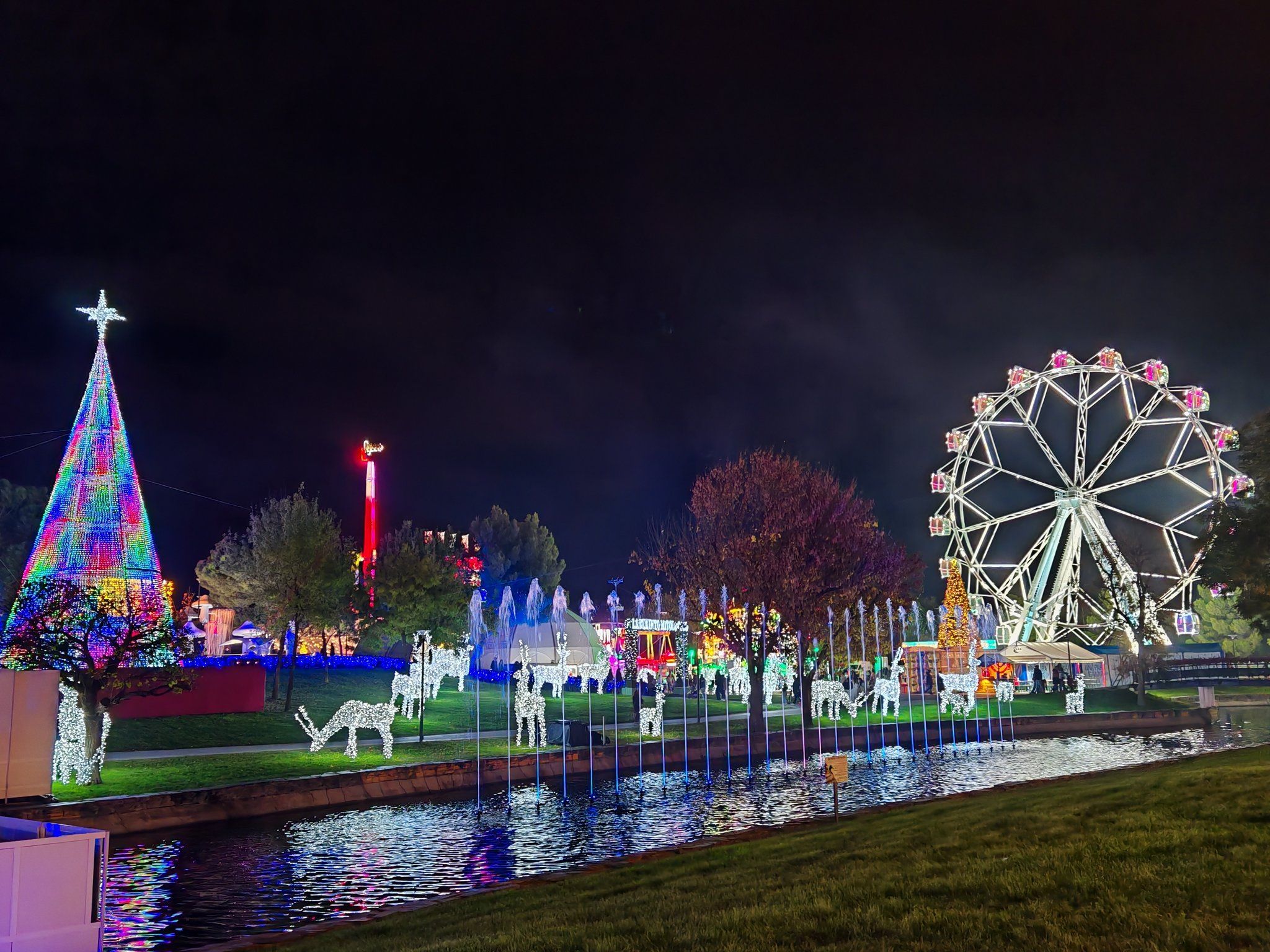 Las Mágicas Navidades de Torrejón de Ardoz - Noria y Árbol de Navidad de luces