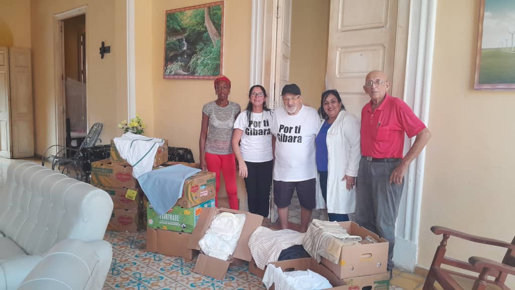 Continúan donando al hogar de ancianos Carlos J Finlay de Gibara Tania y Alex Capano muchas gracias
#GibaraSi