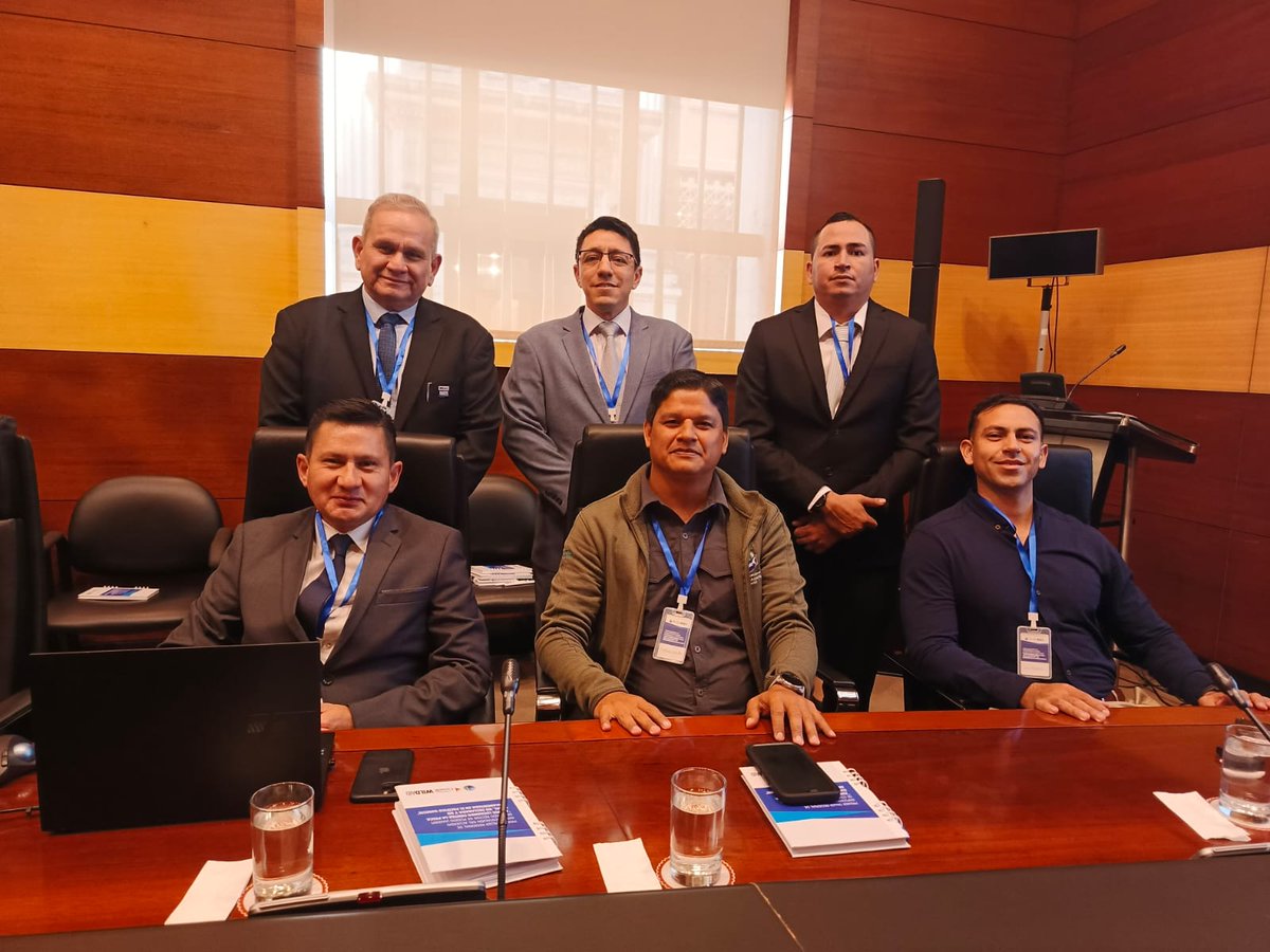 parquegalapagos's tweet image. Del 17 al 19 de noviembre participamos en el taller regional “Juntos luchando contra la Pesca INDNR” en Lima, impulsando la cooperación de la #CPPS para reforzar el control y vigilancia en el Pacífico Sudeste.

➡️ Participación de la DPNG:
Christian Sevilla, director de…