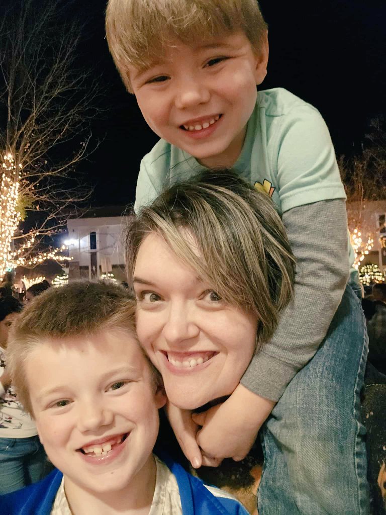 PhotoZorn_TV's tweet image. Canton Tree Lighting and Drone Show happened about an hour ago. My family went, and the kids loved the show. #canton #georgia