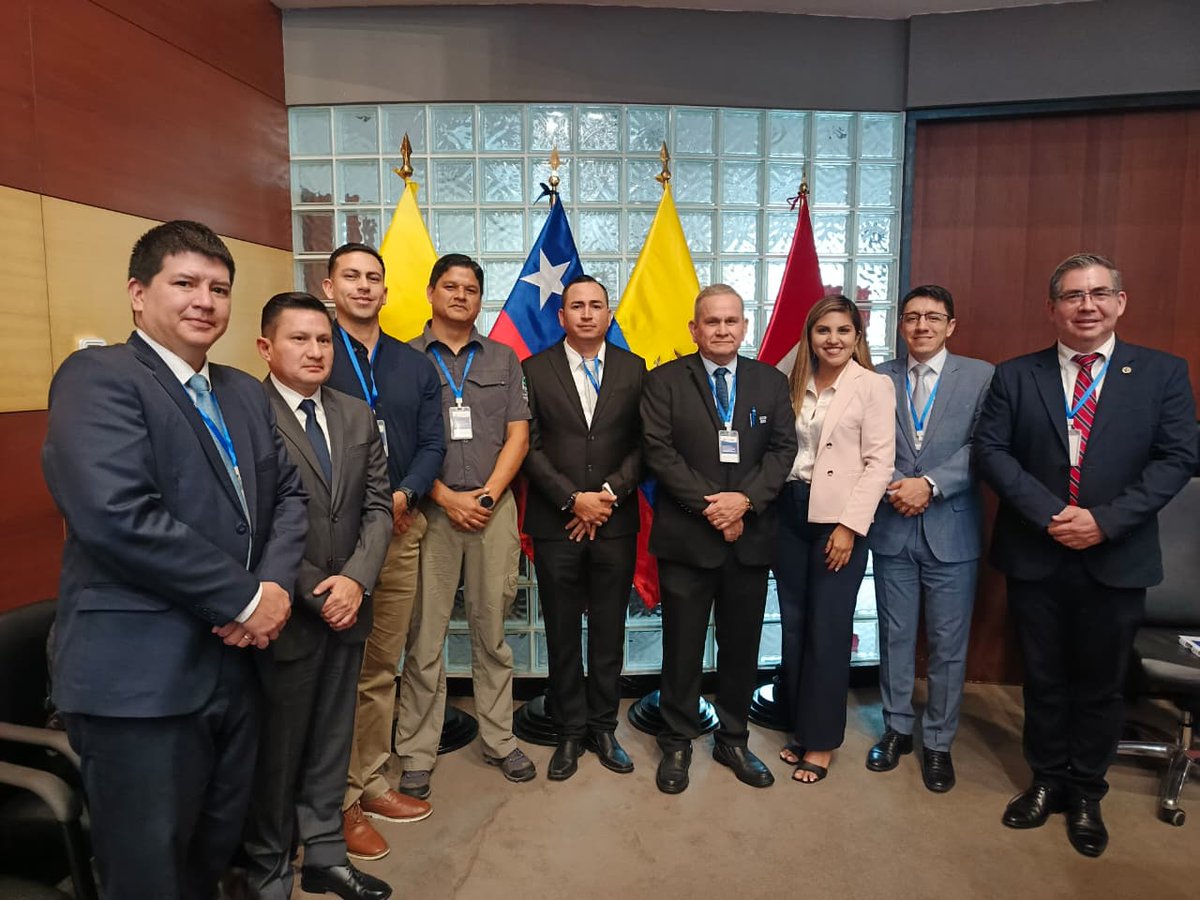 parquegalapagos's tweet image. Del 17 al 19 de noviembre participamos en el taller regional “Juntos luchando contra la Pesca INDNR” en Lima, impulsando la cooperación de la #CPPS para reforzar el control y vigilancia en el Pacífico Sudeste.

➡️ Participación de la DPNG:
Christian Sevilla, director de…