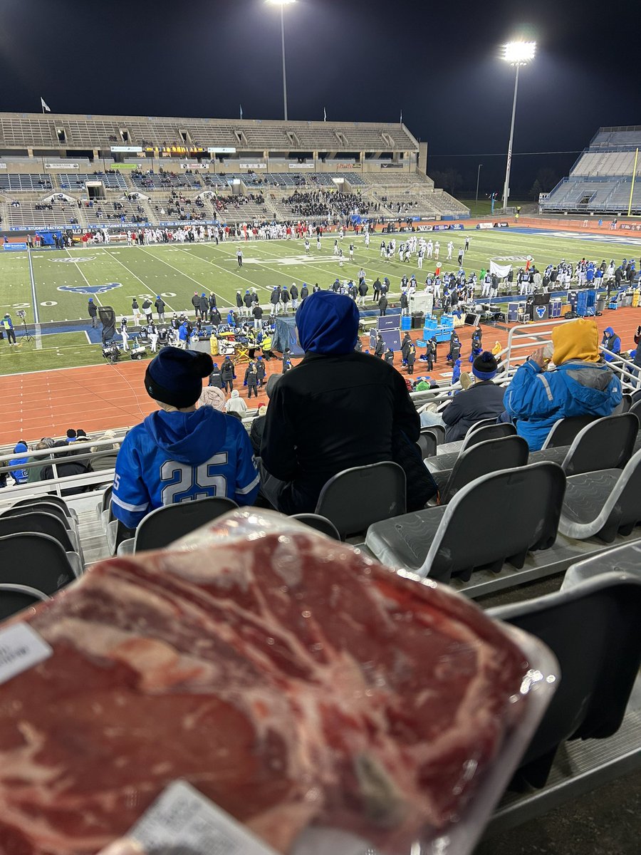 EverettQuintie1's tweet image. We got a ribeye!