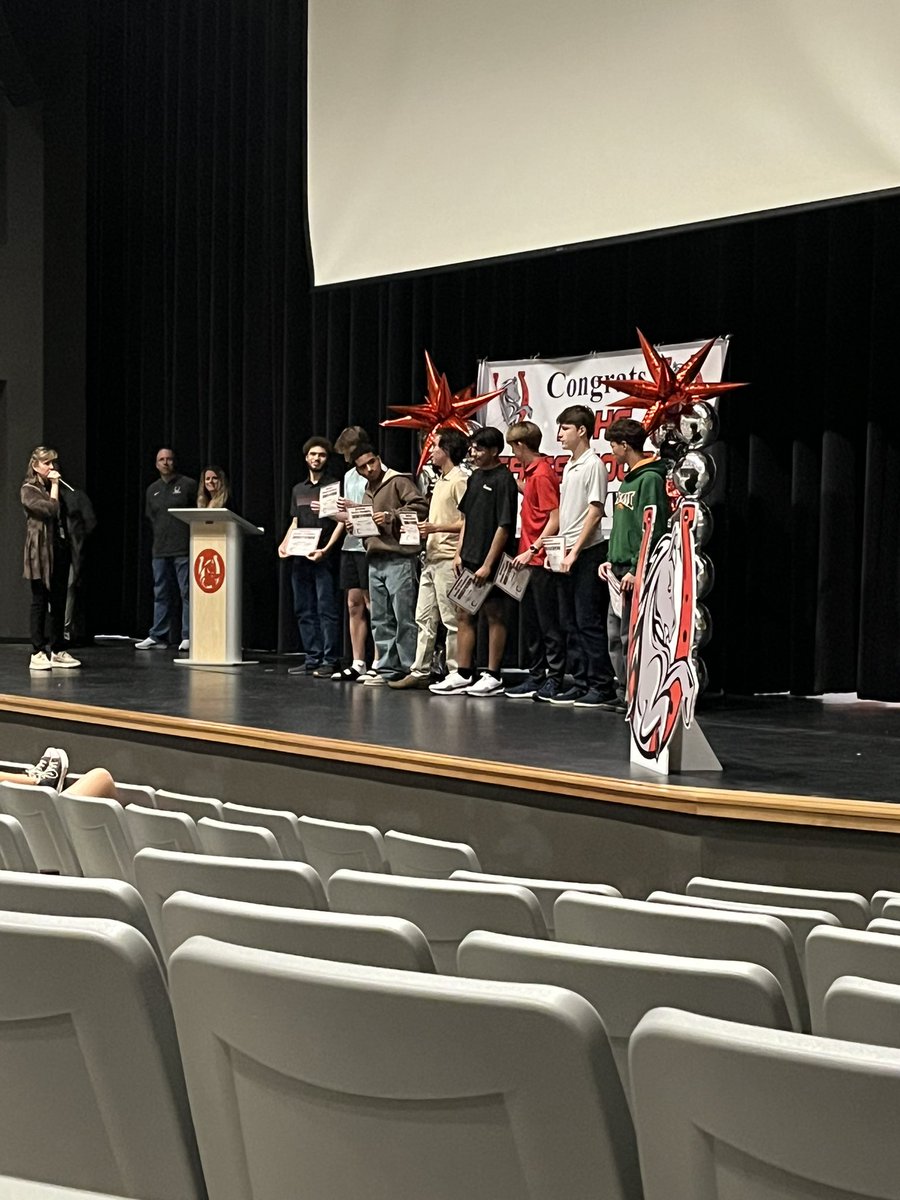Congratulations to <a href="/Bronco_CC/">LBHS Bronco Cross Country</a> on another great season! #RiseUp