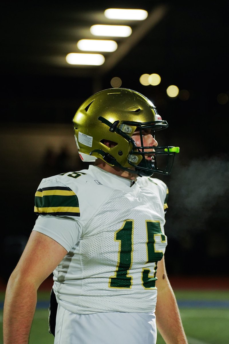 baum_jayden23's tweet photo. Blessed to be name 1st Team all GSHL QB! #Eway https://t.co/Bt8kwHZhFq