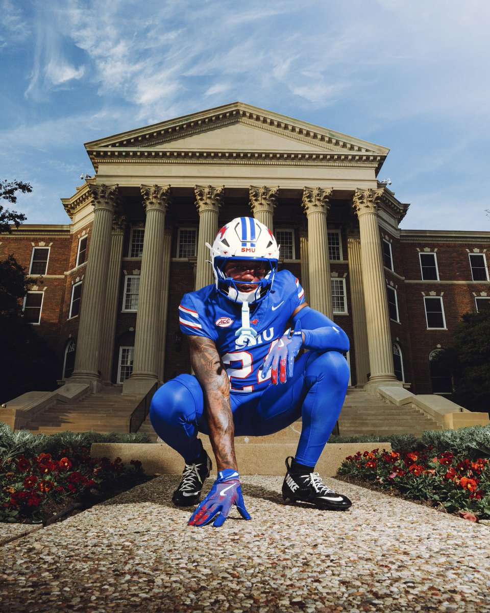 SMUFB's tweet image. Anyone can wear the mask.