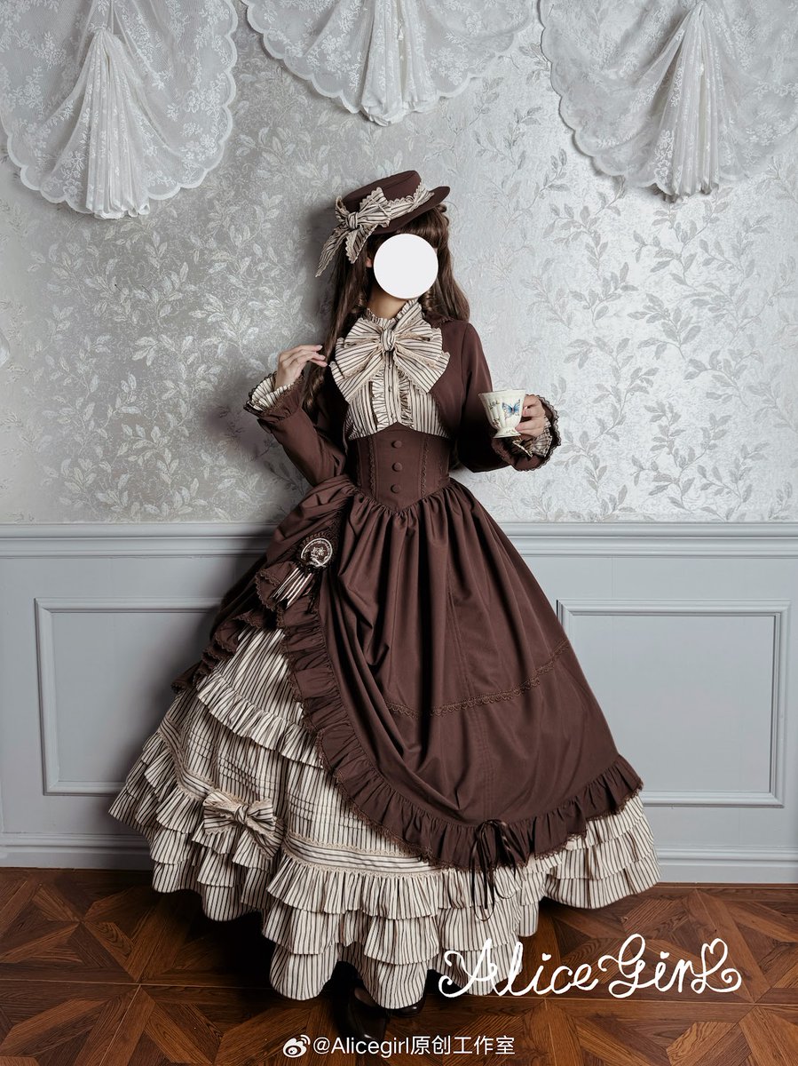 Roses on the Roof～ロリィタ＆クラシック【公式PR】 (@shiny5432