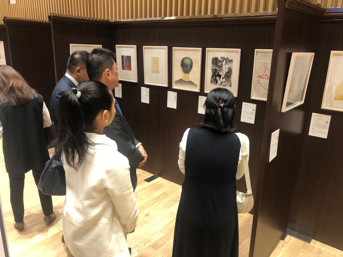 IEAmbJapan's tweet image. Delighted to host our friends from the Parliamentary Friendship League to a special viewing of the Kwaidan exhibition in Ireland House. A great way to develop the cultural links between Ireland and Japan 🇮🇪🇯🇵