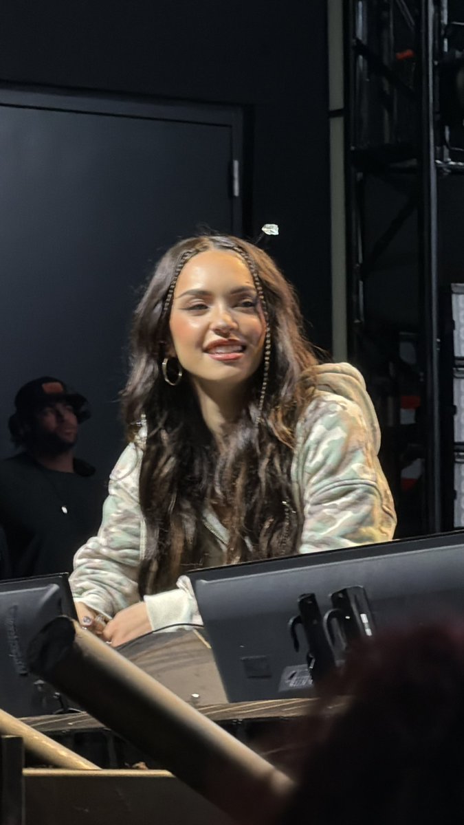 AvanziniHQ's tweet image. 🦁our gorgeous girl on stage tonight!   
— 191125
  #danielaavanzini #katseye 
cr: MarryMeJHope