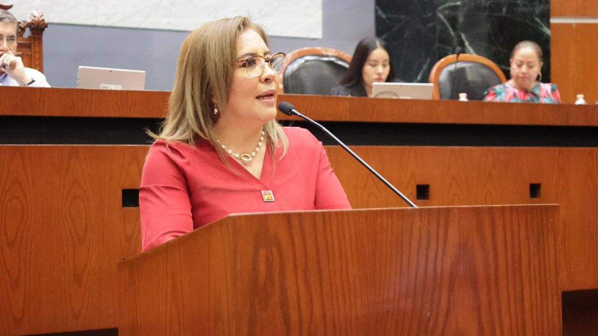 🔴 DIPUTADA DEL PT ESTALLA CONTRA REPORTEROS

La diputada Leticia Mosso arremetió contra periodistas que revelaron fotos de su esposo —líder del PT en Guerrero— manejando una camioneta GMC Yukon Denali valuada en más de 2 millones de pesos.

Desde tribuna les reclamó que