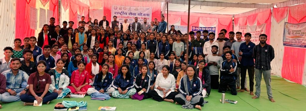 nss_GNCollegeBM's tweet image. NSS volunteers from Korba, Bankimongra &amp;amp; Dipka focused on #RuralDevelopment and #DigitalLiteracy on Day 2 of the 7-day camp.
@manojsinha812 inspected the camp, highlighting discipline &amp;amp; nation-building.
A united effort for a drug-free society!
#NSS #YouthPower #DigitalIndia