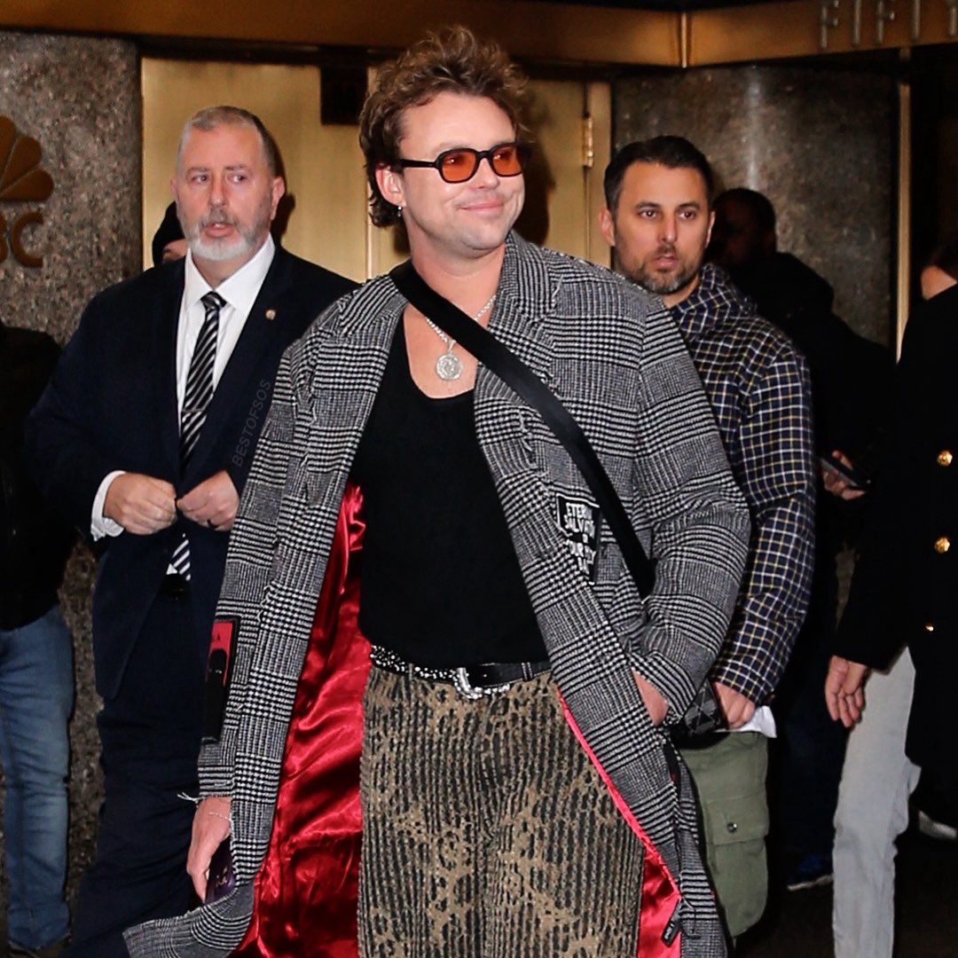 bestofsos's tweet image. ashton irwin in nyc.