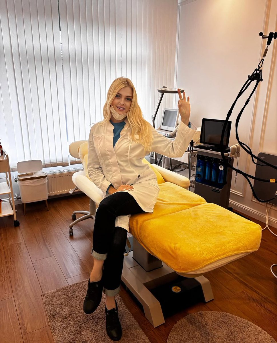 Alisa8z11's tweet image. I&apos;m a girl who supports Trump. Fellow patriots, can you give me a thumbs up?🇺🇸