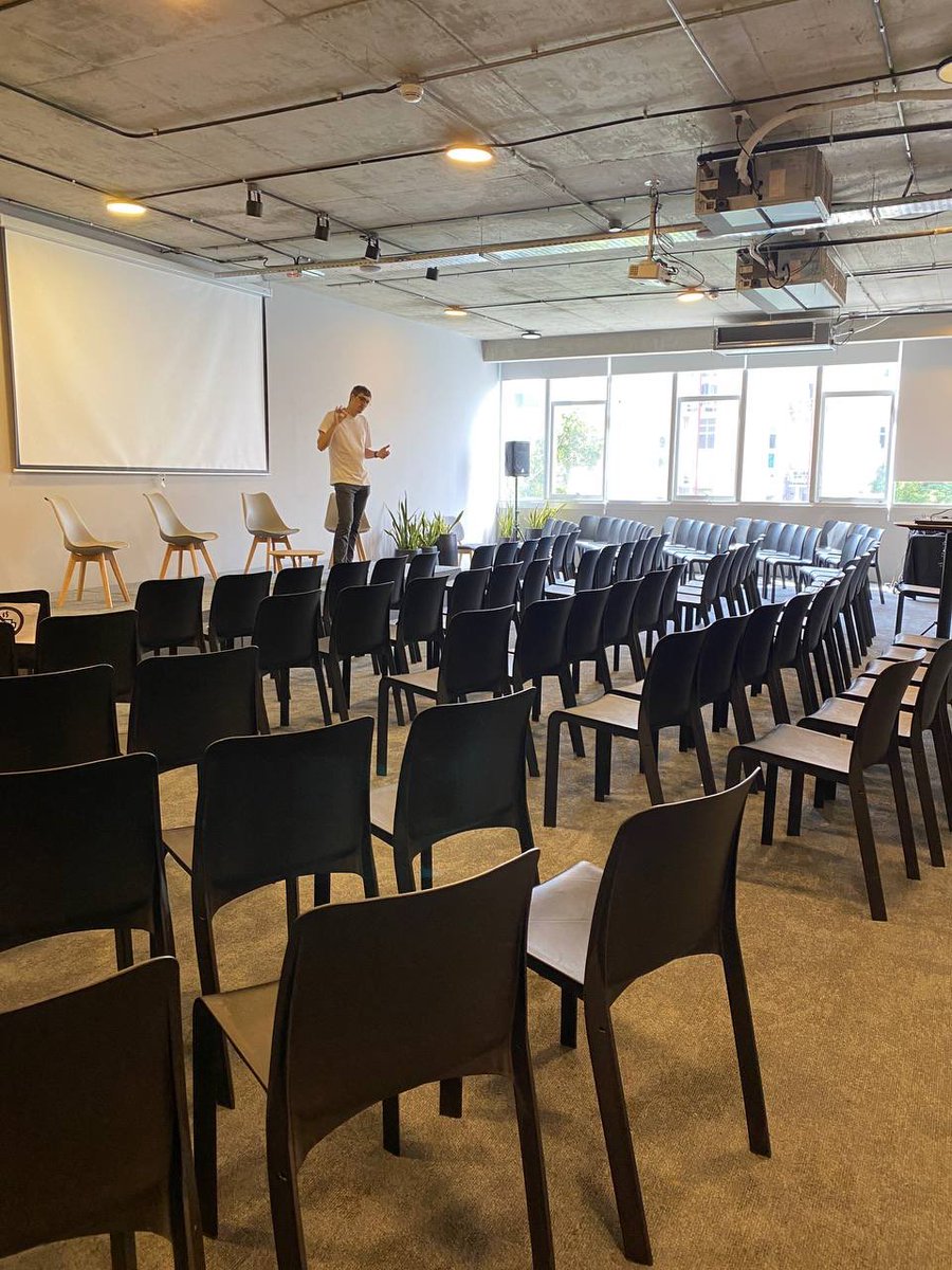 l_woetzel's tweet image. This is what it felt like evangelizing privacy in 2020 (iykyk)