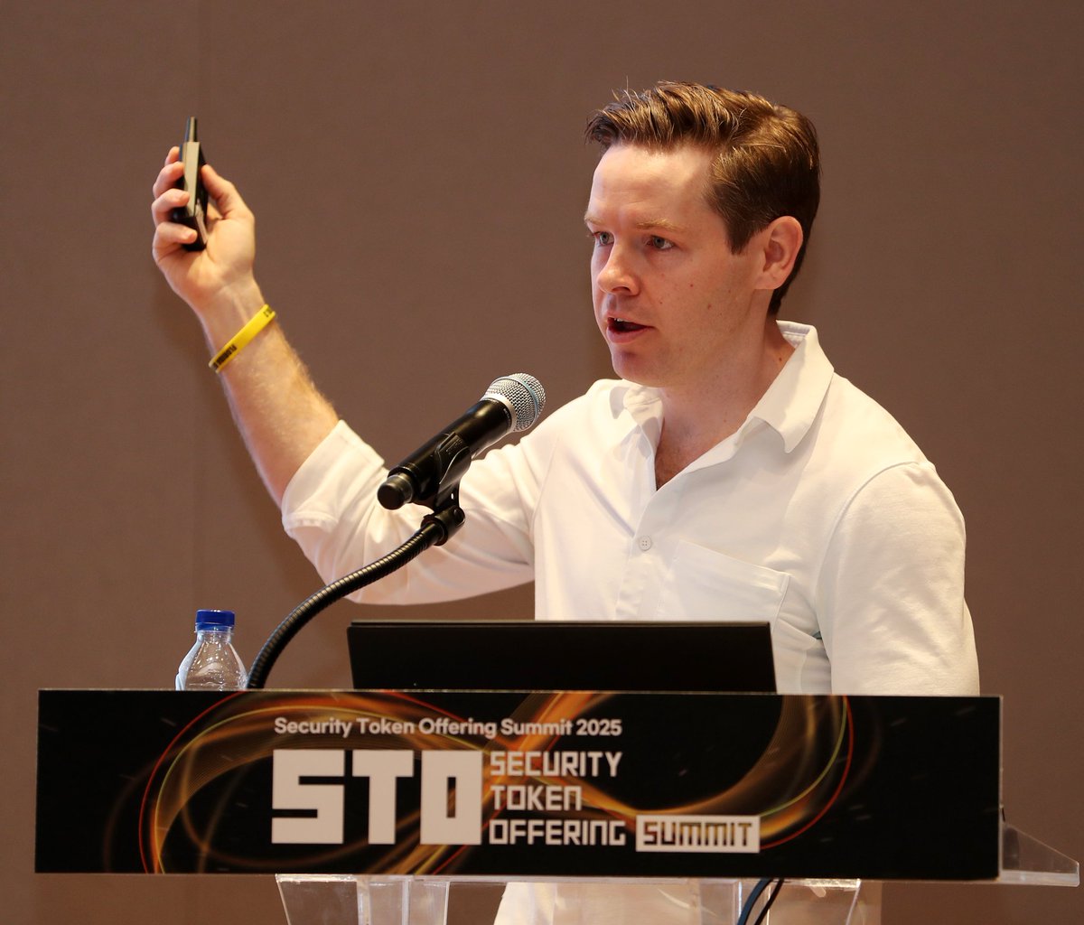 🚨捍卫正义！捍卫CoreDao的利益， <a href="/maplefinance/">Maple</a> 创始人兼CEO👉Sidney Powell背信弃义，涉嫌金融诈骗1.5 亿美元的比特币并严重违约！他在与Core公司合作共同开发运营lstBTC，窃取到核心机密及技术，意欲改为syrupBTC独立运作。此举严重损害了CORE投资者的利益，Core已经采取法律措施，呼吁大家转发！