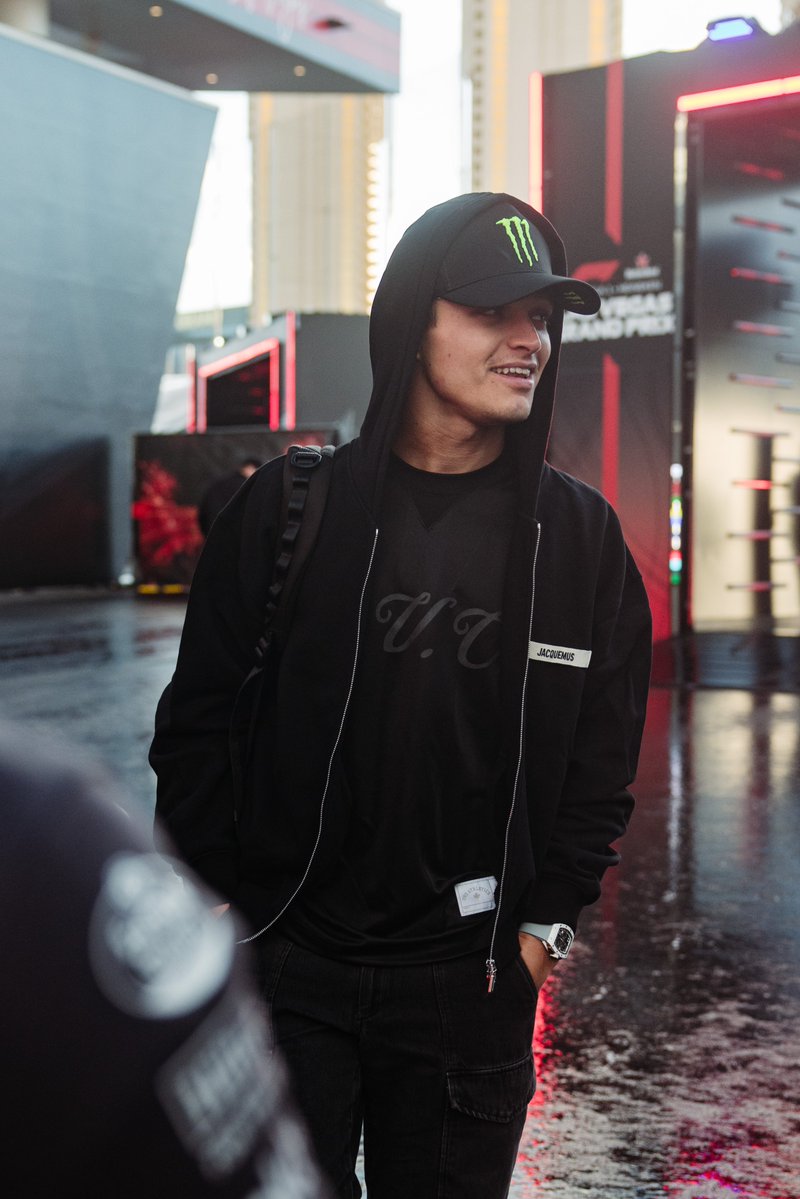 F1's tweet image. Welcome to fabulous Las Vegas 🤩

#F1 #LasVegasGP