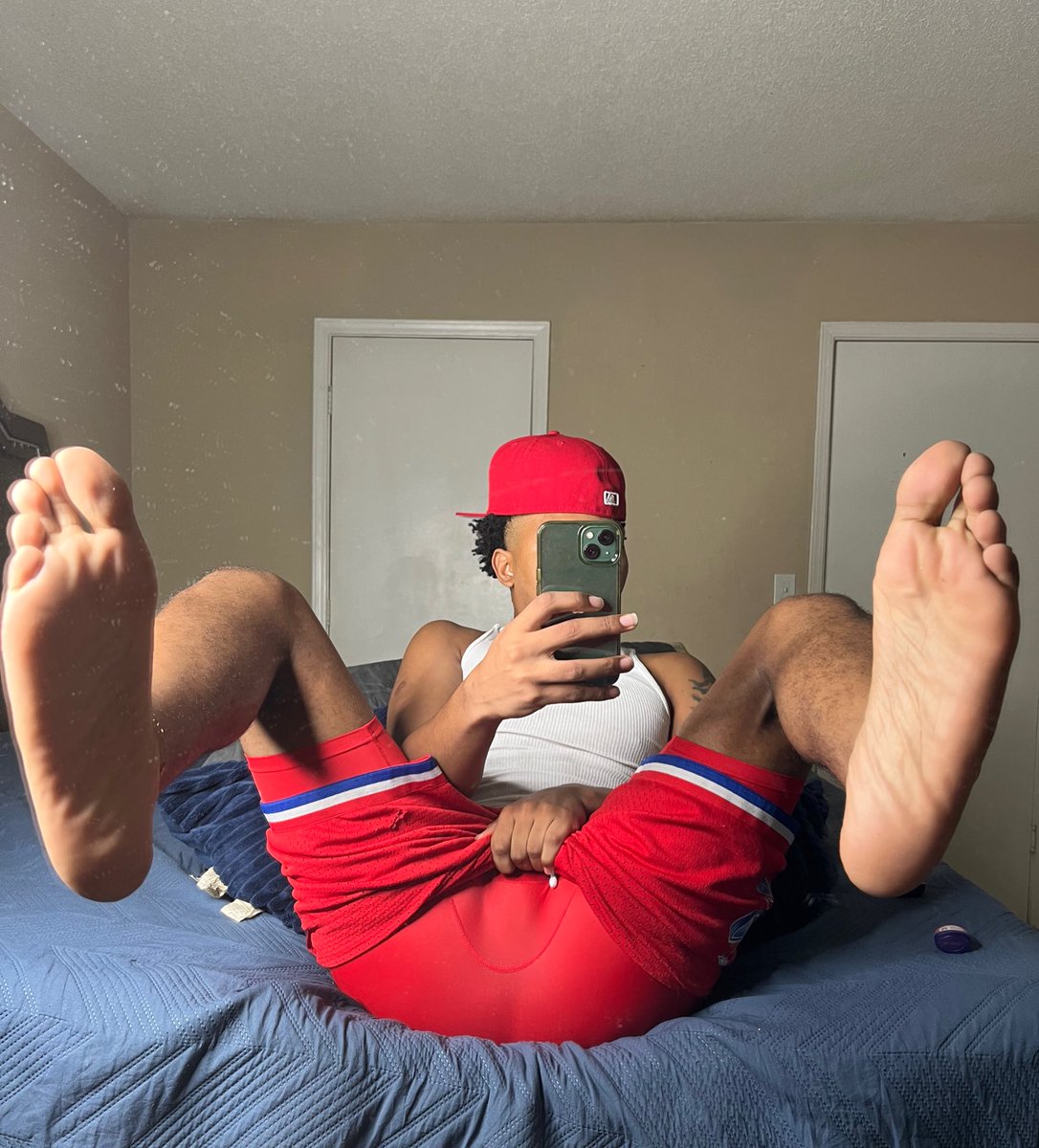 Leeks Feet 😏👣 tweet media