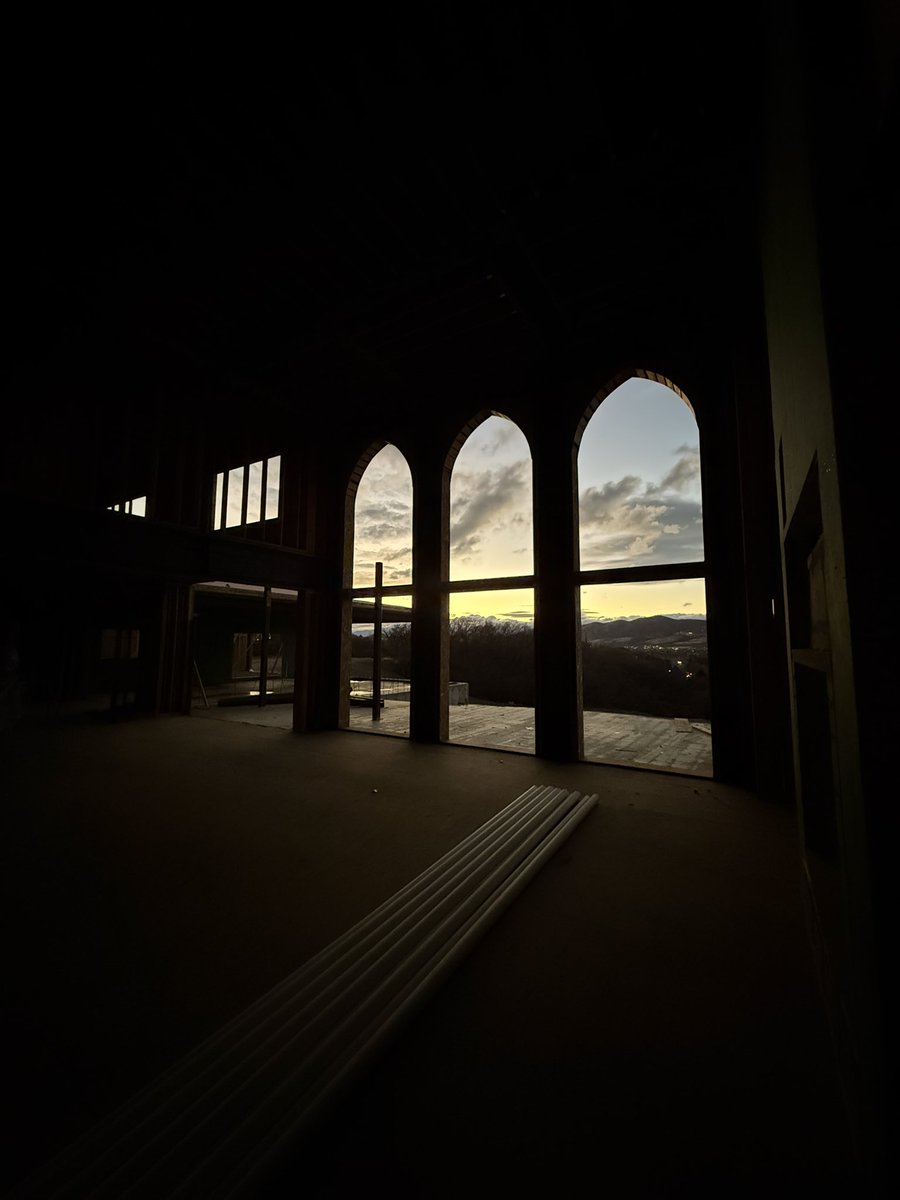 Jaredkotter's tweet image. Here’s something new: homeowner buzzing the house in a helicopter as I measure 

… at least I think it’s the homeowner…

Also, just imagine the sunsets through those finished windows