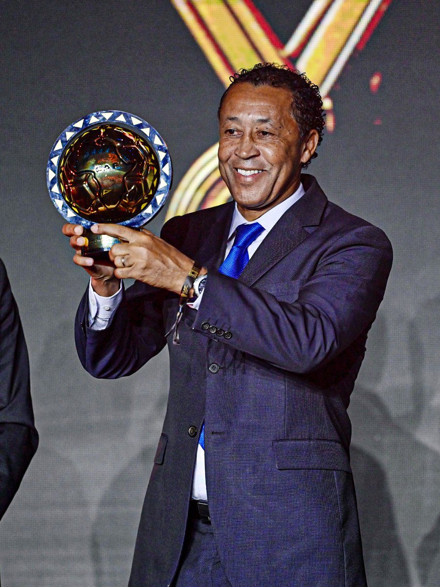 nahuelzn's tweet image. 🇨🇻 El gran Bubista fue elegido Entrenador Africano del Año por llevar a Cabo Verde al Mundial!