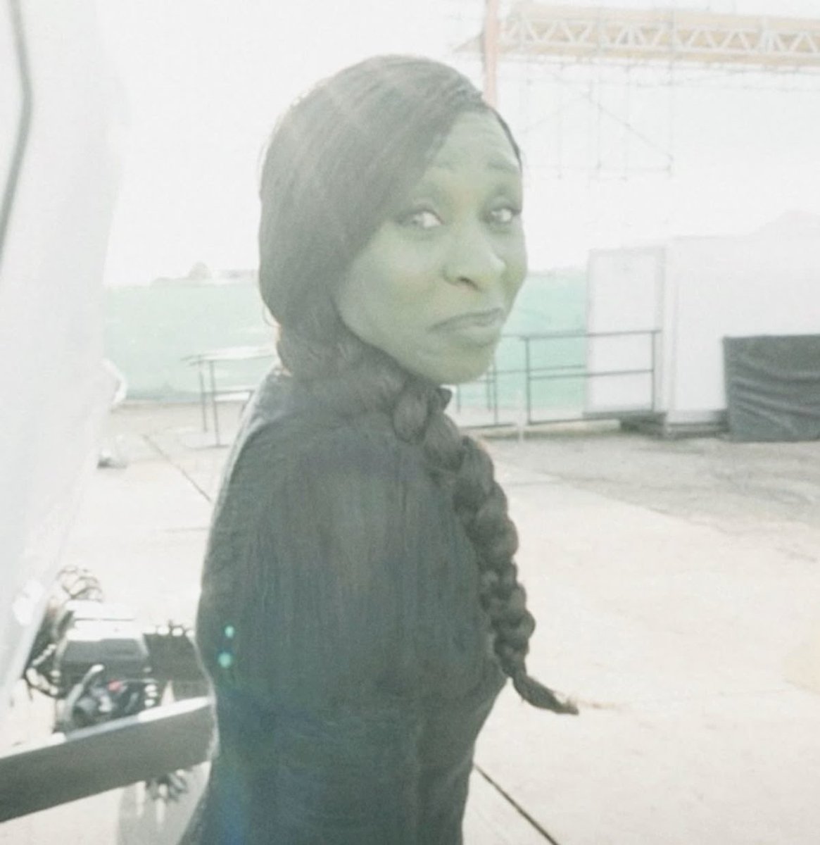 jordynceIeste's tweet image. it’s giving dead wife flashback