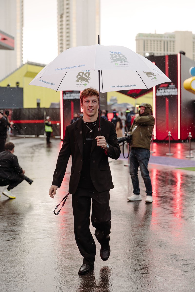 F1's tweet image. Welcome to fabulous Las Vegas 🤩

#F1 #LasVegasGP