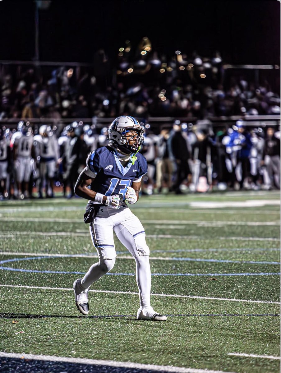 hudl.com/v/2SgEYK
Check out my full senior year Hudl tape!