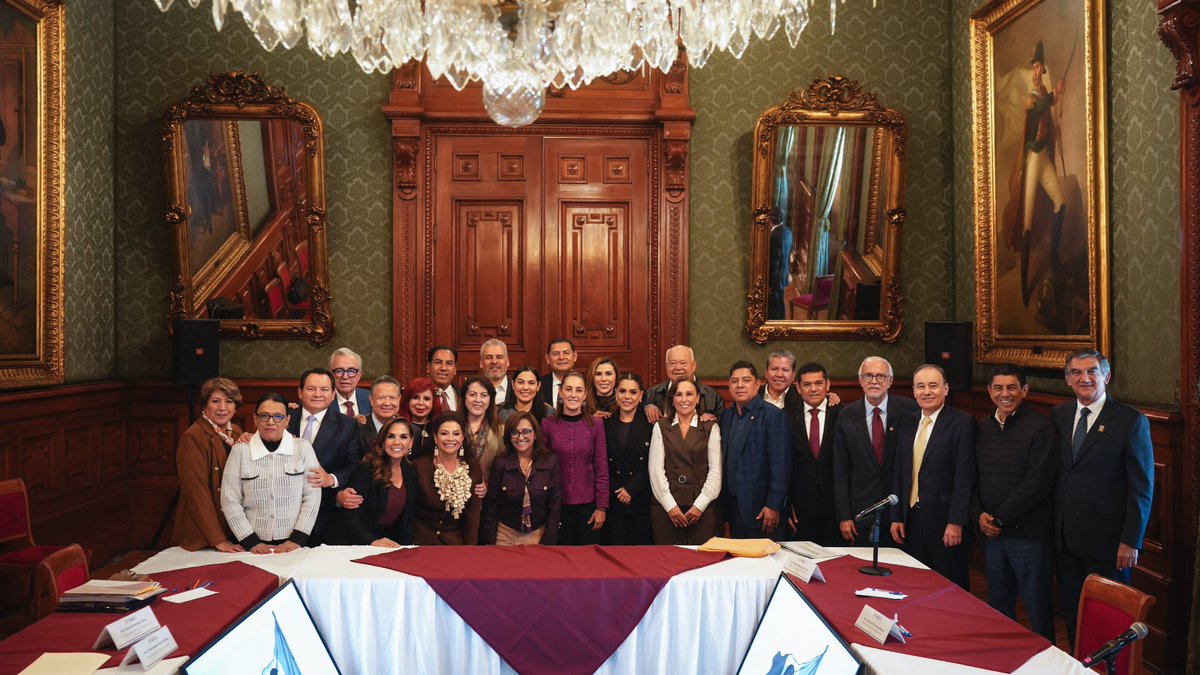 🏥 PUEBLA, EN REUNIÓN ESTRATÉGICA EN PALACIO NACIONAL🔴

La presidenta <a href="/Claudiashein/">Claudia Sheinbaum Pardo</a> informó de la reunión de trabajo que tuvo en Palacio Nacional con las gobernadoras y gobernadores de las entidades federativas que están en el programa IMSS-Bienestar. 🚑 El objetivo es