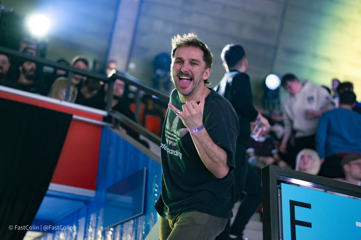 tomjsherlock's tweet image. A couple 📸 from the @R6esports
Munich 🇩🇪 Major 

Does this man ever miss?

Thank you to @FastColin_ the utter 🐐 for taking these, especially capturing a bit of the atmosphere