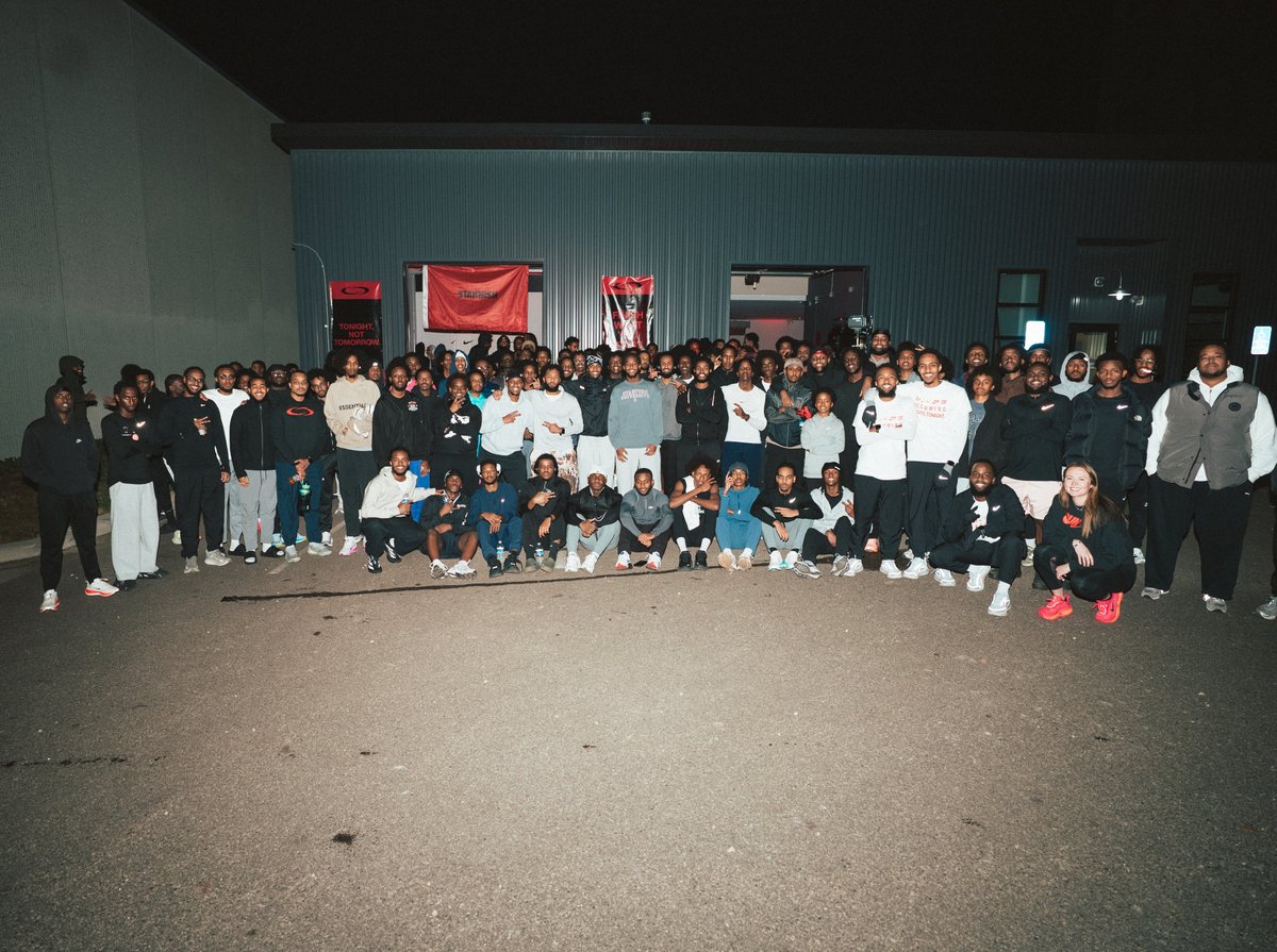 wagwizzy's tweet photo. Nike event Dun. Nike Deal next. https://t.co/vBdXdPGORG