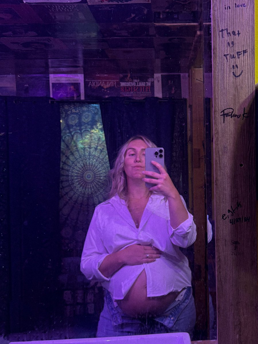 emtrnmd's tweet image. I can’t believe it’s almost time to meet baby L