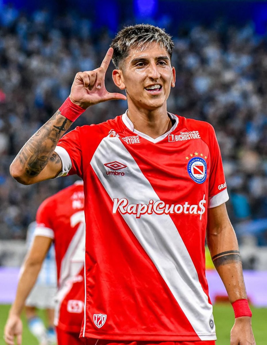 AtaqueFutbolero's tweet image. 🤯🇦🇷 BOCA QUIERE FICHAR A ALAN LESCANO, EL ‘10’ DE ARGENTINOS JUNIORS.

Hoy el Bicho pide ¡USD 7M! por el 50% de su pase, el otro 50% pertenece a Gimnasia. 💰

Vía @BolavipAr.
