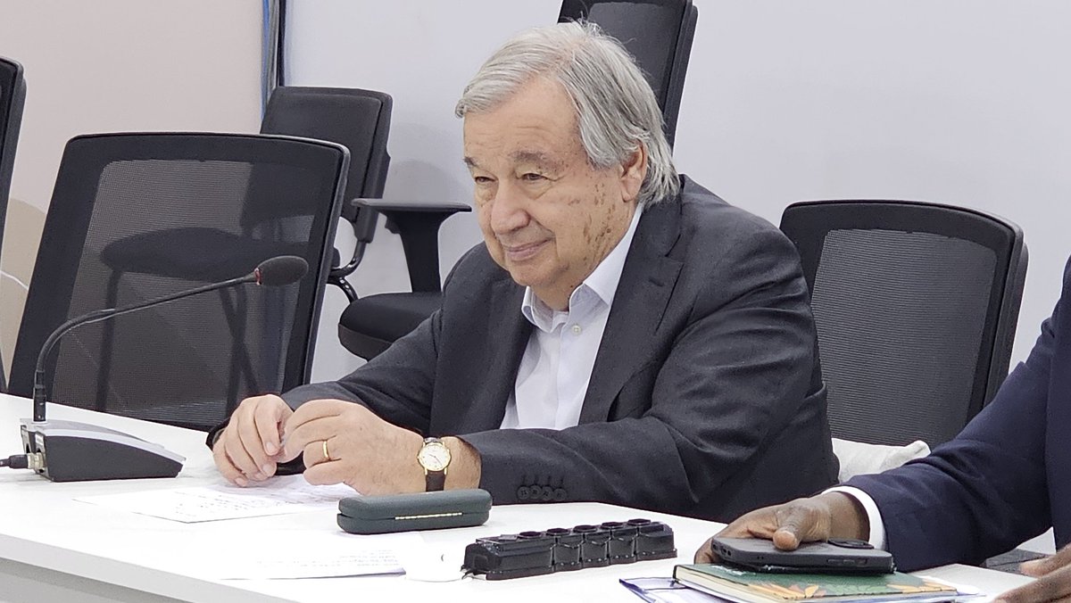 LDCChairUNFCCC's tweet photo. 🌍 UNSG António Guterres: “Adaptation finance must be prioritised — LDCs have the biggest financial &amp; moral authority to demand it.” He said during a high-level meeting with LDCs Ministers led by Dr. Jean Mathanga (MW) &amp; others -  Ethiopia, Sierra Leone, The Gambia 
#COP30 https://t.co/kZFvnGMwiJ