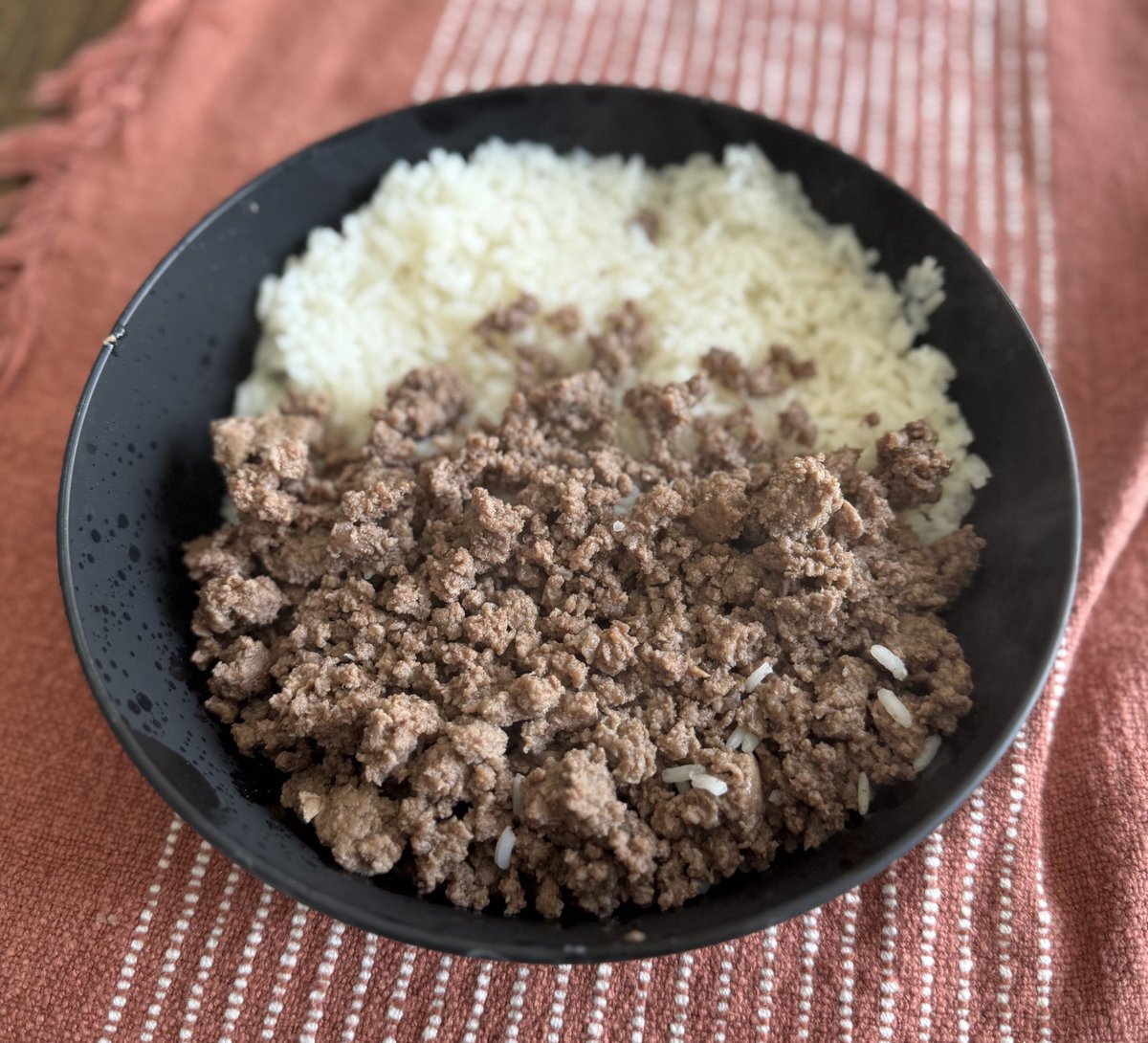 cmain7's tweet image. big protein doesn’t want you to know you can just eat 12oz of 96/4 ground beef and white rice that looks like dog food 3x per day for a fraction of the price