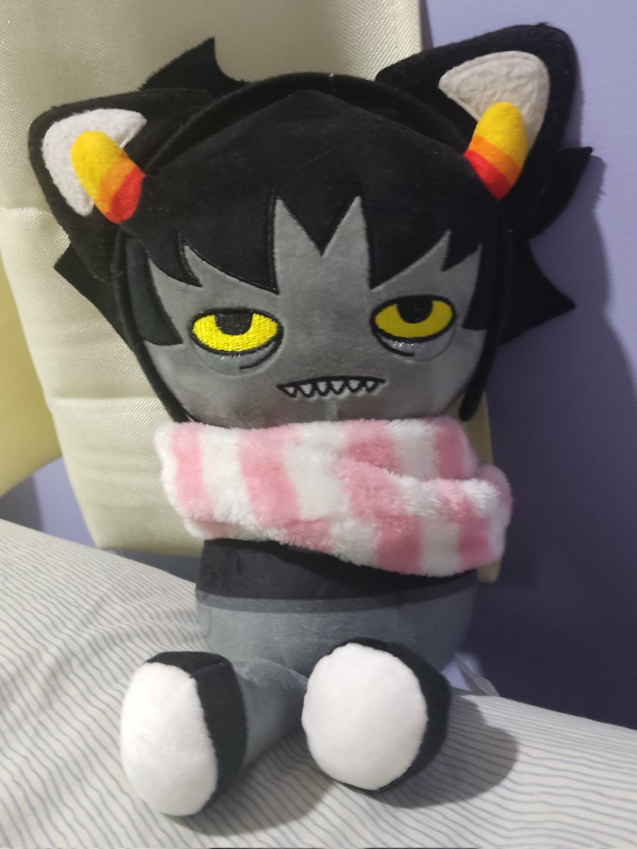 timeroom9000's tweet image. i don&apos;t have cute clothes for him right now so he gets this