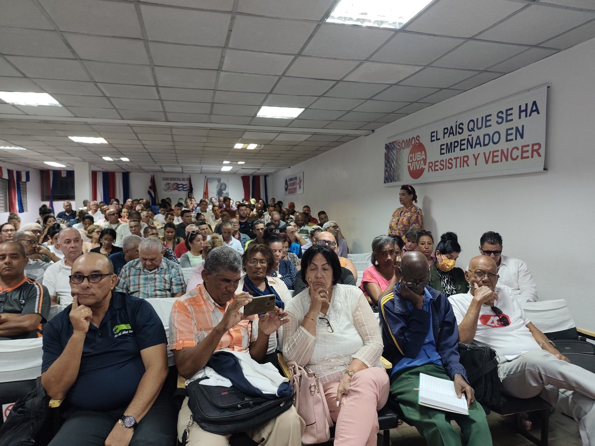 rlicea_mojena's tweet image. Se evalúa en el #SentirPinero la consulta del Código de Trabajo, el Programa por el 67 aniversario del triunfo de  la Revolución, la discusión del Programa de Gobierno, el resumen de la semana de enfrentamiento, las obras a inaugurar, y los Asuntos Vitales #IslaDeLaJuventud