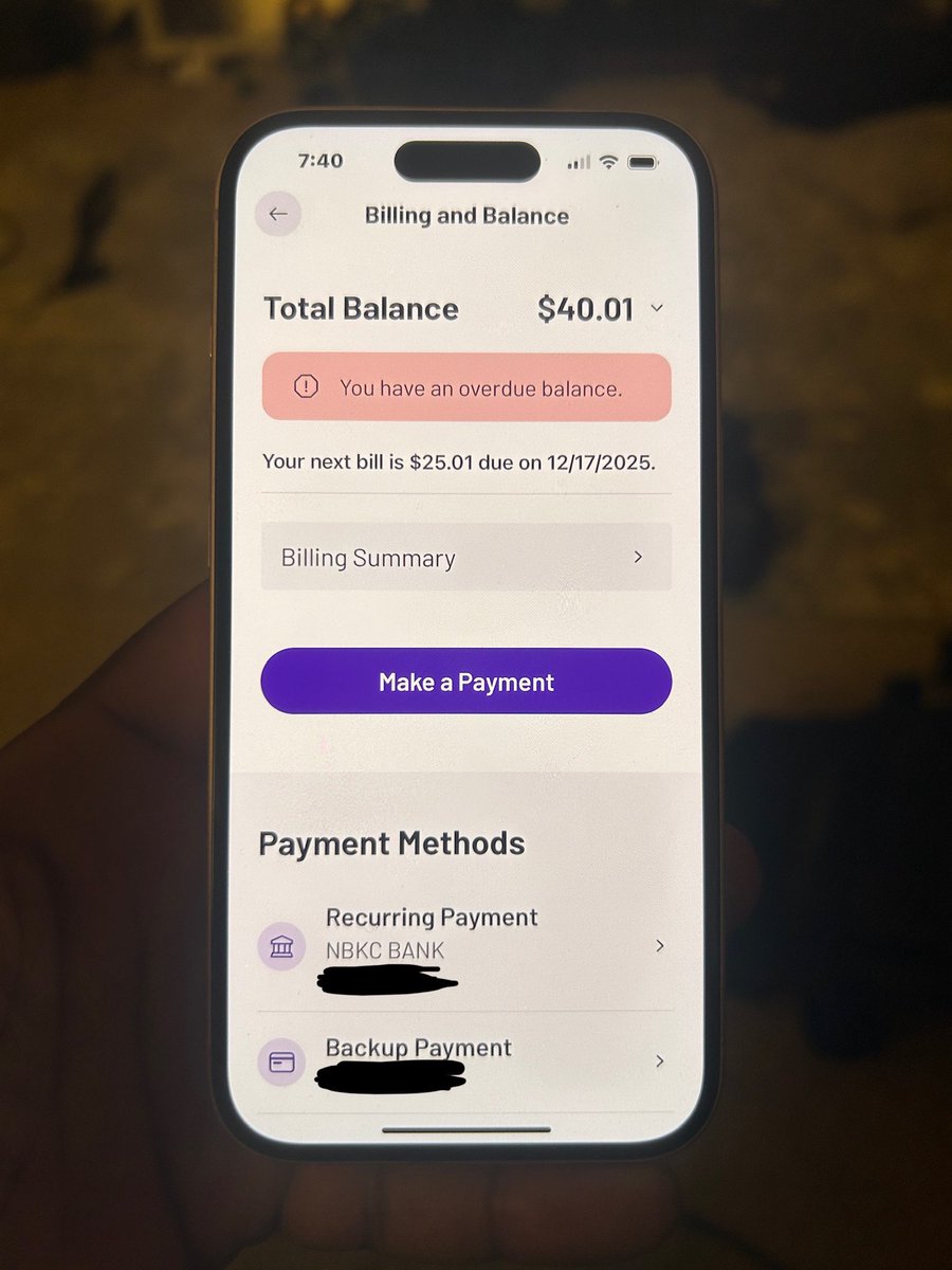stonevisualsatl's tweet photo. @PlanetFitness  like what kinda extortion game y’all playing . Now I remember why I canceled last membership been paying 40 every month with no explanation try to pay upfront in the location before the 17th to avoid but employees don’t understand English , to busy on they phones https://t.co/95OJqCrcCM