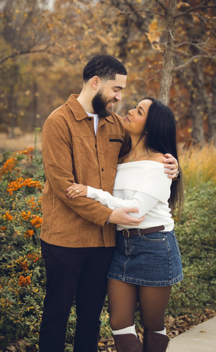 SimplymyaE's tweet photo. FUTURE MRS.WHEELER RIGHT HERE 🥹💜💍 https://t.co/8KVmM76VMA