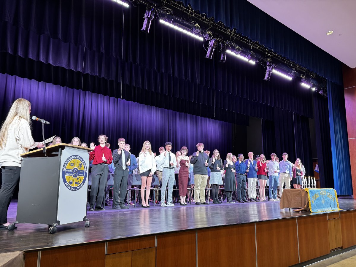 SpringfieldSD's tweet image. An evening to commend and install new members to the National Honor Society at SHS! #PrideinAllThings
