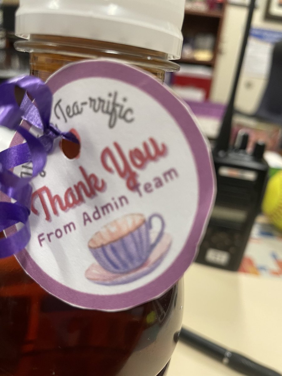 DrBrendaMack's tweet image. 🍎 #americaneducationweek2025 🍎
Today, we lift up the Blazer support staff who keep @rvhs running smoothly
☕ You are TEA-rrific!
TY for pouring into our students, families, &amp;amp; staff with consistency, and grace. We see you. We appreciate you. We couldn’t do this work w/o you. 💜