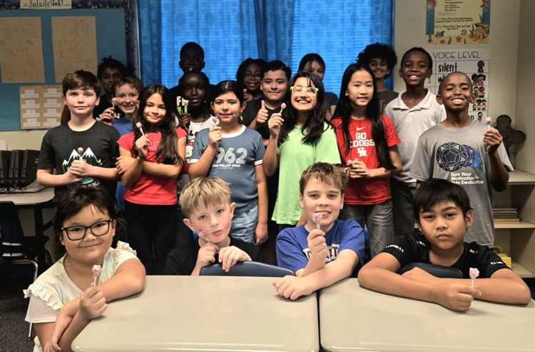 MarekElem's tweet image. Congratulations to these 5th graders for completing 10+ Imagine Math lessons!! 👏🏼👏🏼