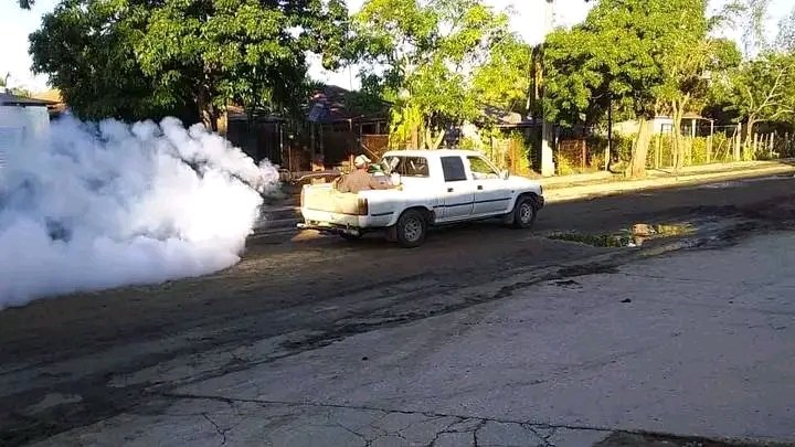 El sistema de Salud en #Gibara junto a la DPS , la UMHE , el CPHE y el Consejo de Defensa Municipal ante el aumento gradual de SFI decididio realizar en el territorio Tratamiento Espacial extradomiciliario. 

#HigieneEsSalud
#SiSePuede