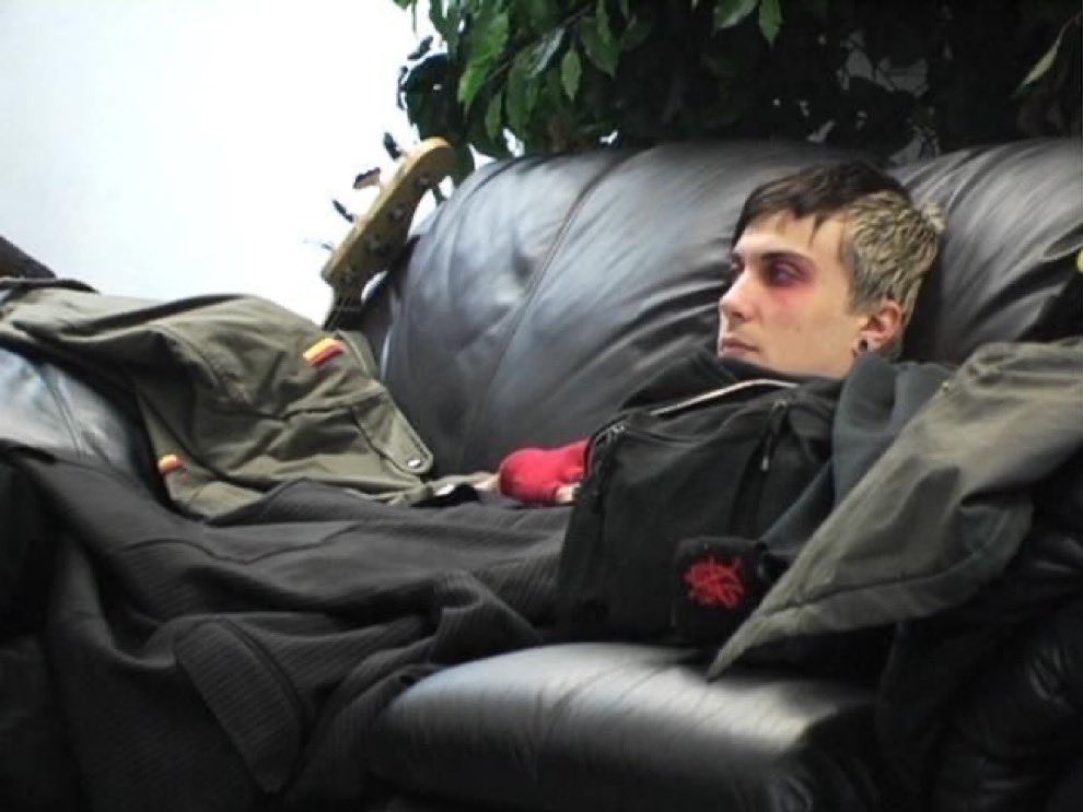 prorevfight's tweet image. emos love a good couch omfg