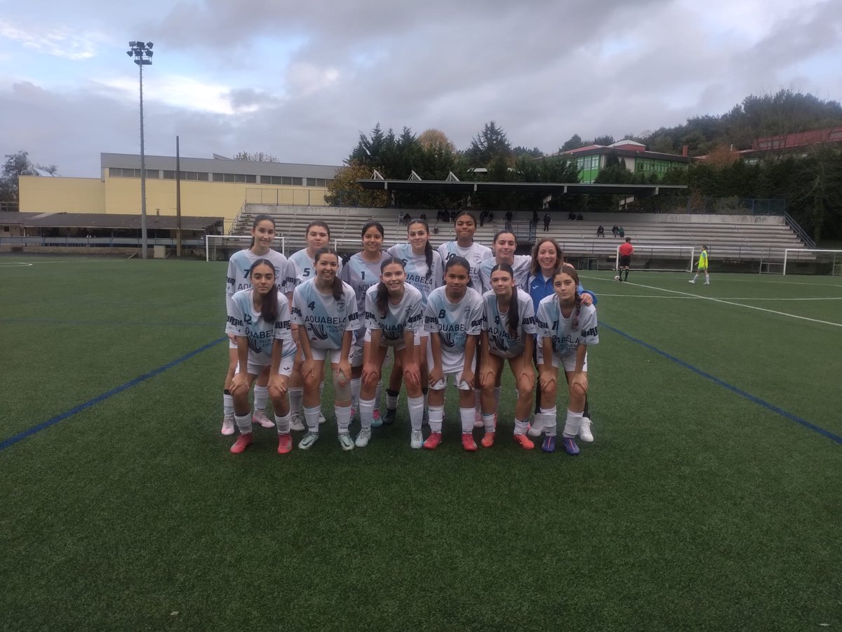 sporting_burgo's tweet image. FEMININO &quot;B&quot;
LGF 3ª DIVISION GALEGA - GRUPO 2
SPORTING BURGO - RESMON C.F. 4 - 0
Goles: Mariana 2 y Bianca 2.
